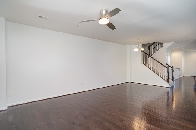 Building Photo - 25890 Racing Sun Dr