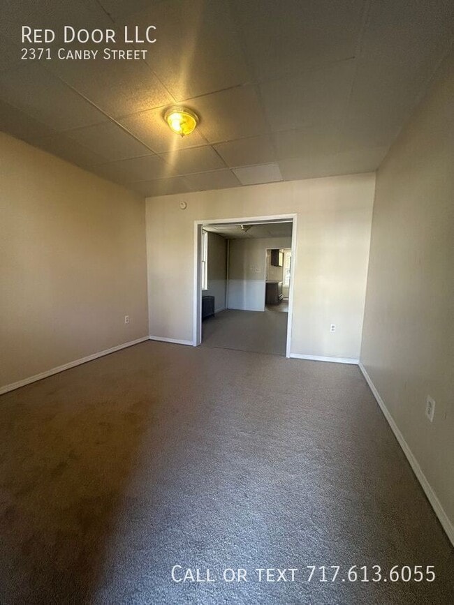 Building Photo - 2371 Canby St