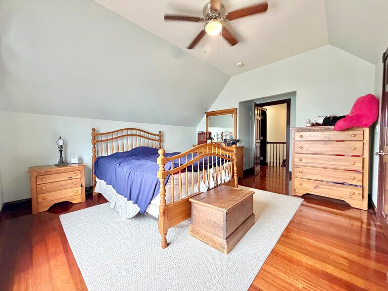 Building Photo - 52 Sheridan Ave