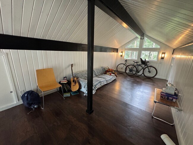 Building Photo - 10215 SW 116th St