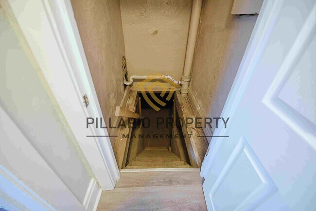 Building Photo - Close to Marion University, 3 Bedroom, 1.5...