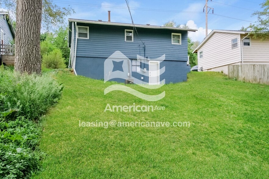 Building Photo - 3876 Parker St