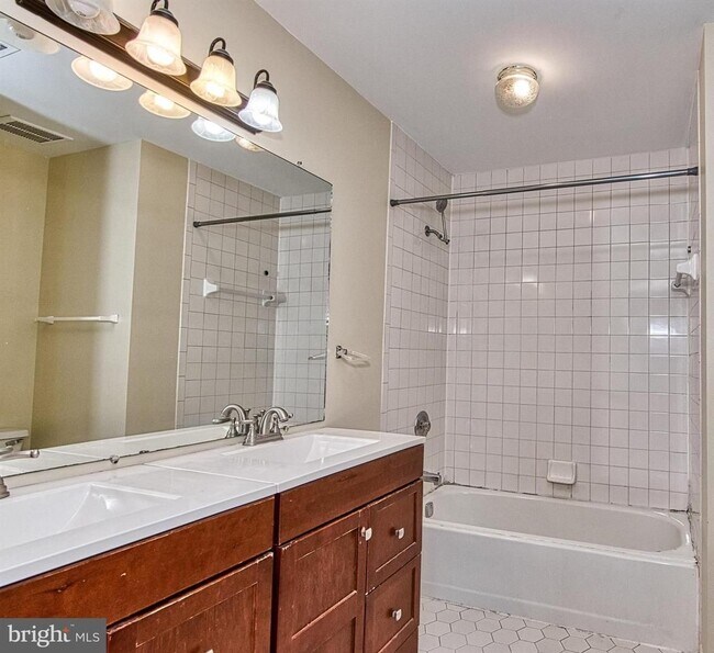 Building Photo - 2205 Cedar Mill Ct