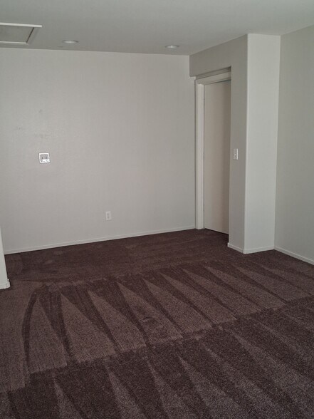 Building Photo - 8011 Torremolinos Ave