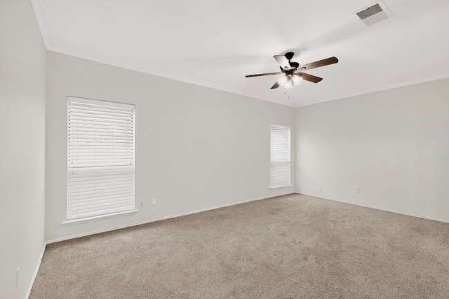 Building Photo - 817 Edmonton Dr