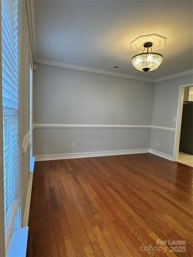 Building Photo - 4533 Cades Cove Dr