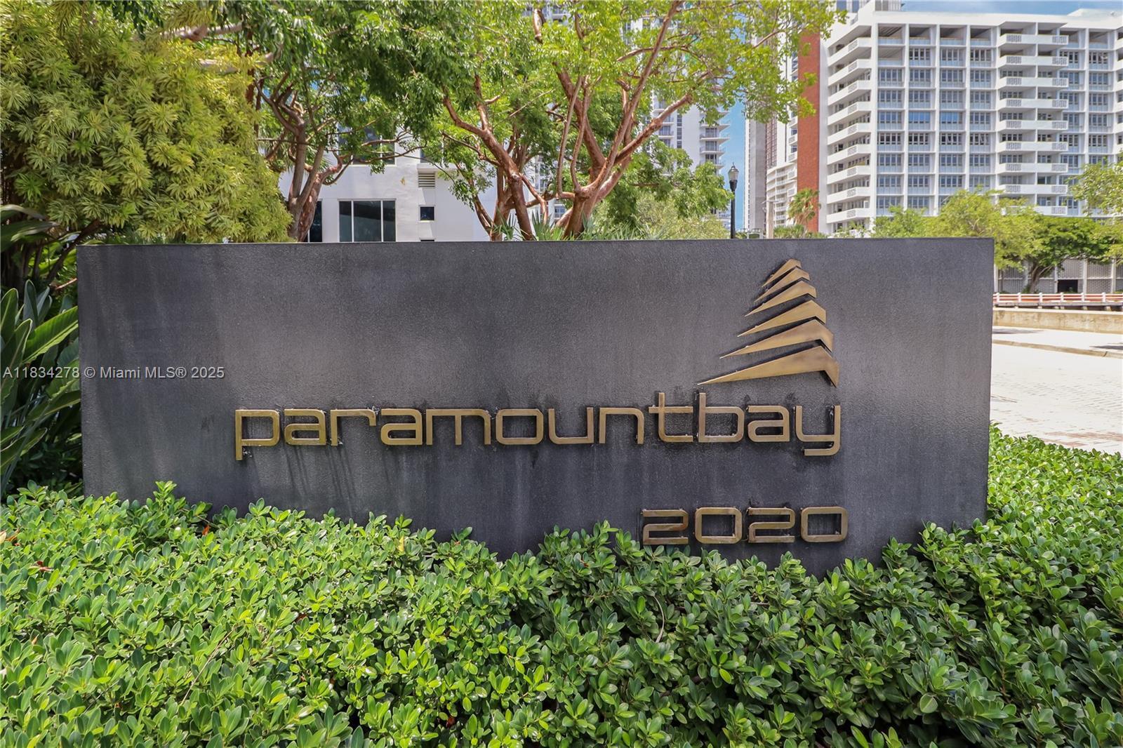 Building Photo - 2020 N Bayshore Dr