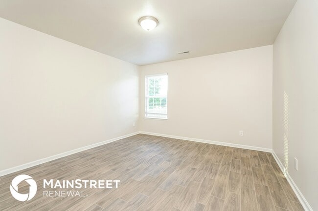 Building Photo - 3960 Foliage Dr