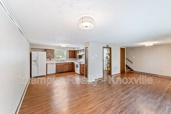 Building Photo - 8738 Gleason Dr