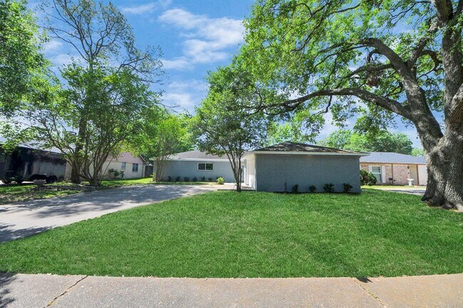 Building Photo - 14223 Ella Lee Ln