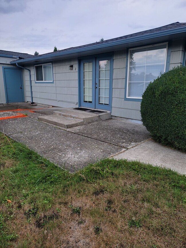 Building Photo - 10617 Westwood Dr SW