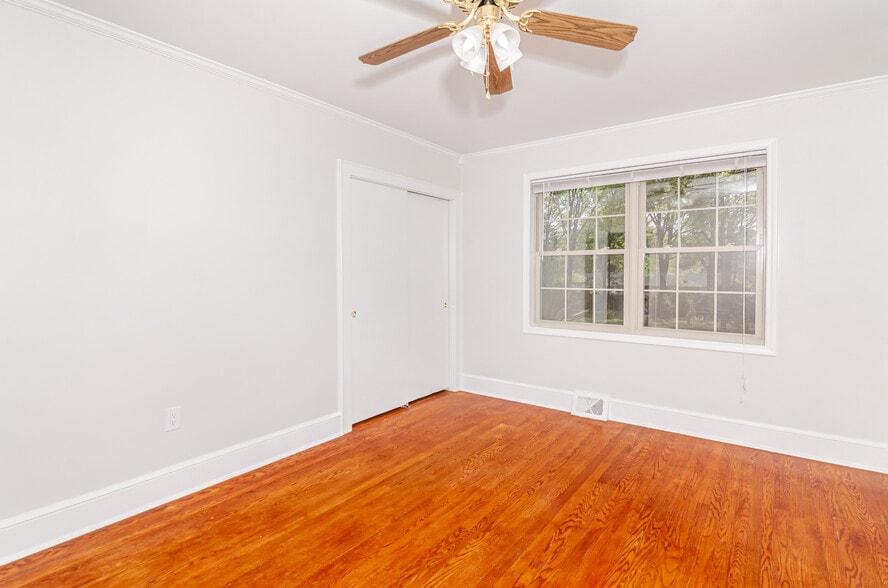 Building Photo - 1416 Hilltop Dr