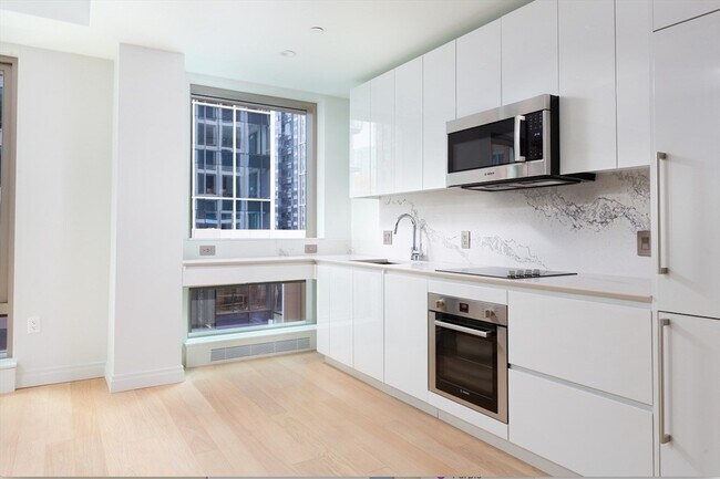 Building Photo - 135 Seaport Blvd