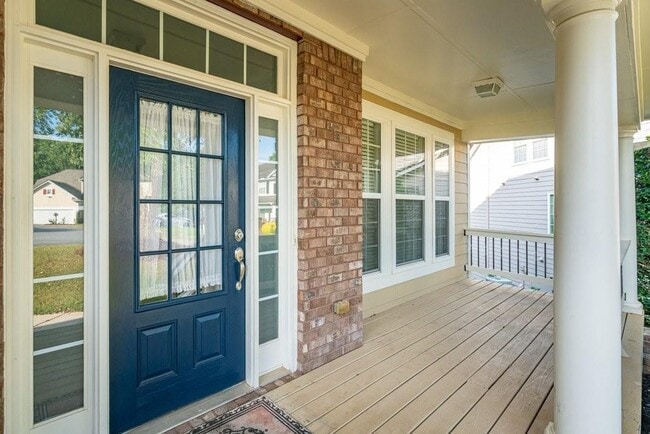 Building Photo - 53 Lakeside Terrace
