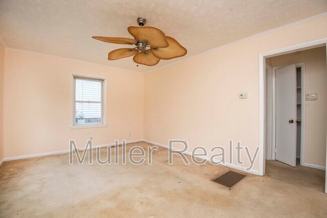 Building Photo - 3821 Selma Ave
