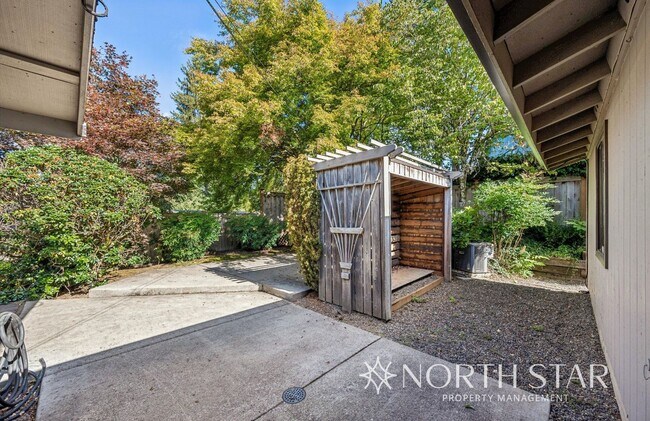Building Photo - Charming One-Level Home on a Quiet Cul-de-...