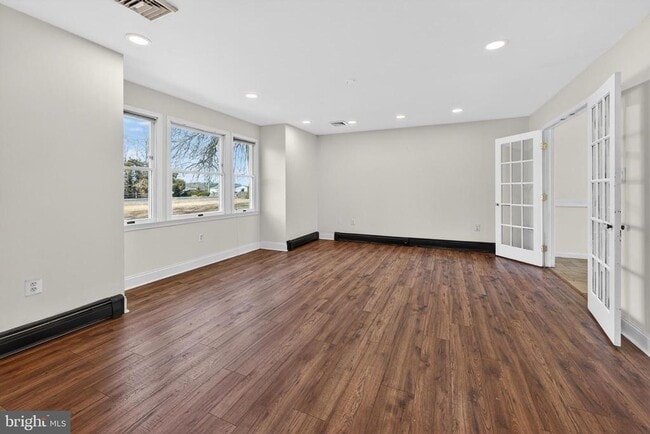 Building Photo - 27 Reeves Station Rd