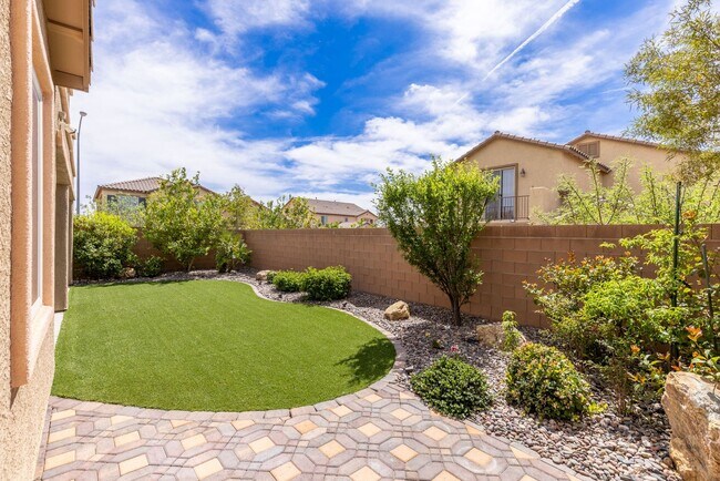 Building Photo - Beautiful West Vegas Home With Next Gen Suite