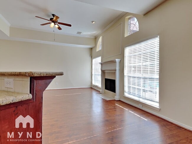 Building Photo - 2219 Garden Terrace Dr