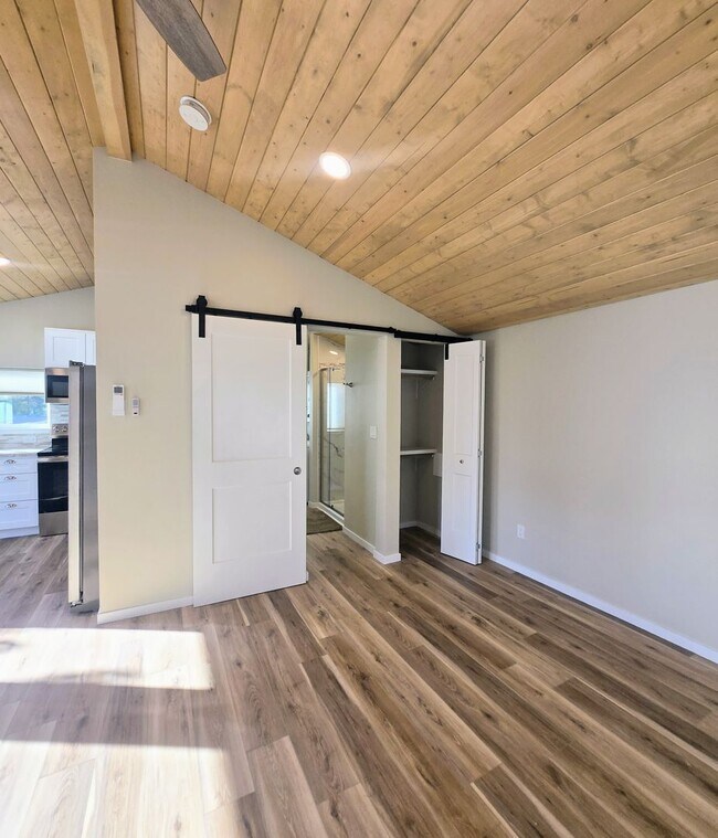 Building Photo - Newly Remodeled 2 Bedroom Home & ADU For R...