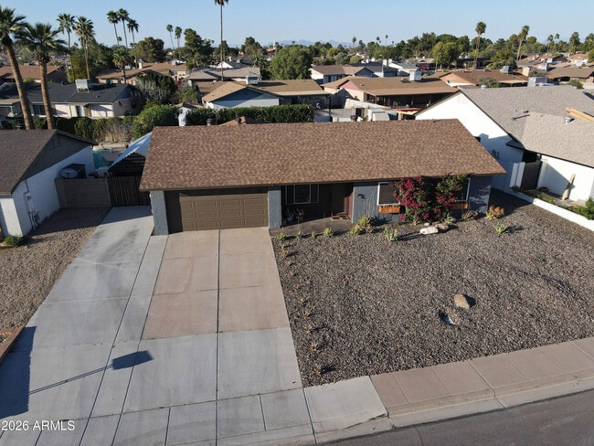 Building Photo - 2200 N Los Altos Dr