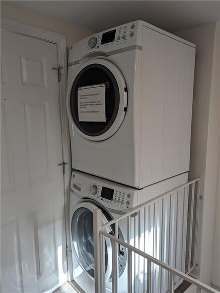 Building Photo - 27 Mt Vernon St