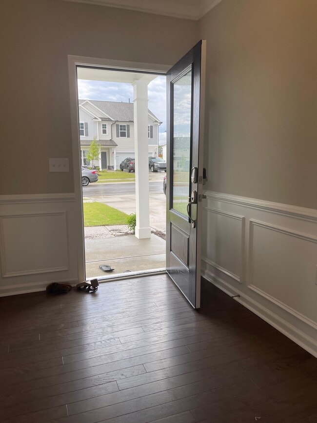 Building Photo - 2195 Fox Chapel Pl