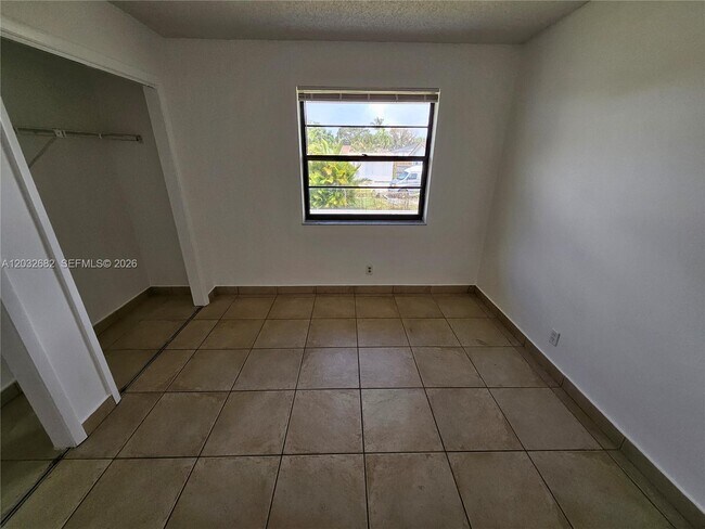 Building Photo - 4149 SW 52nd St