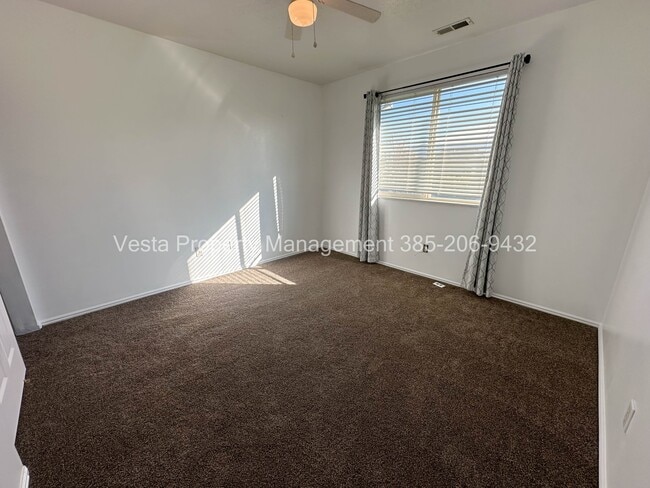 Building Photo - 1526 N 2530 W