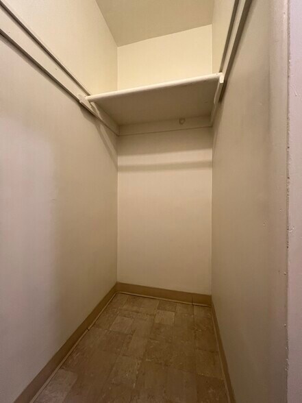 Building Photo - 11662 Chandler Blvd