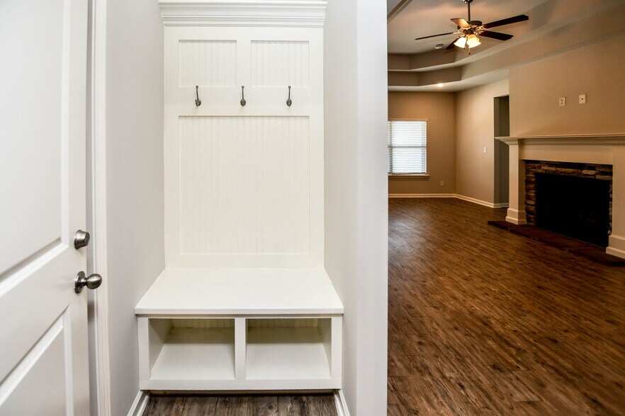 Building Photo - 14426 Water Stream Dr NW