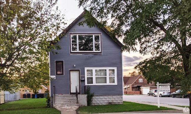 Building Photo - 10700 S Ave M