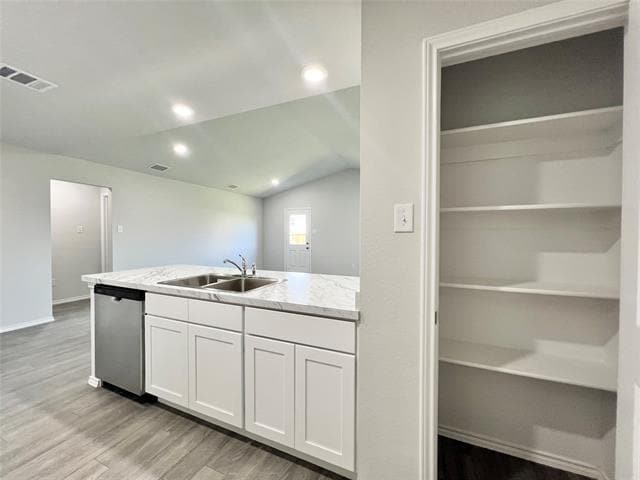 Building Photo - 833 Bluffview Dr