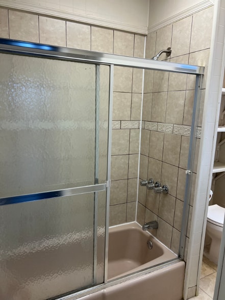 Building Photo - 9 W 17th St