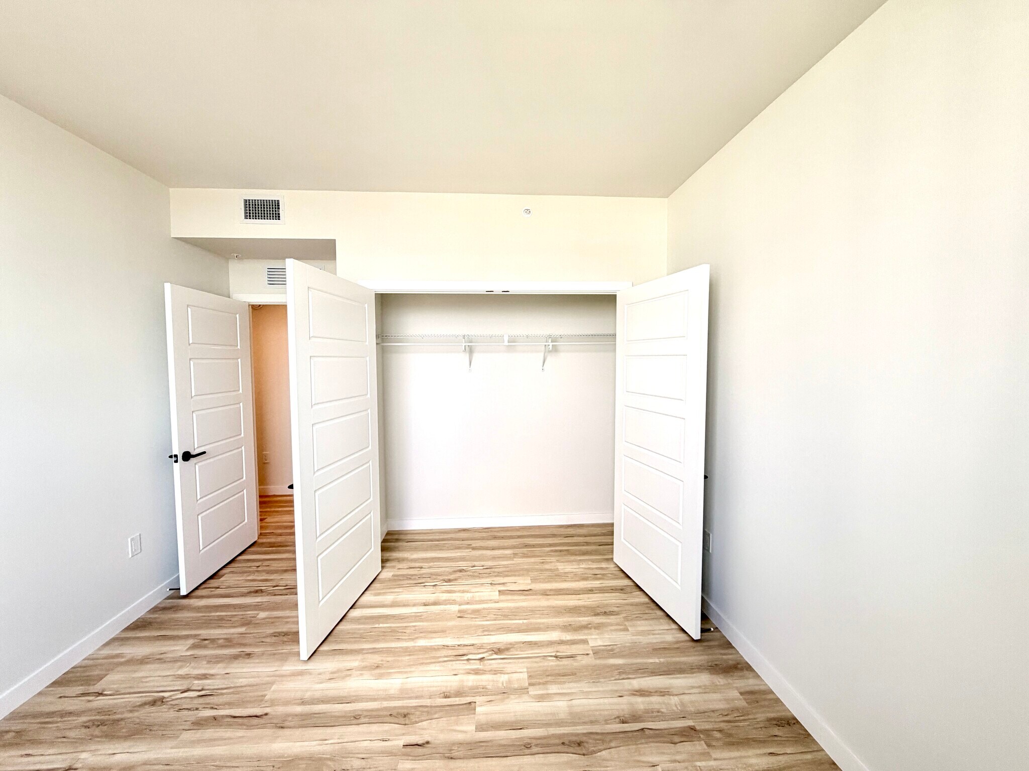 Building Photo - 452 SW 2nd St