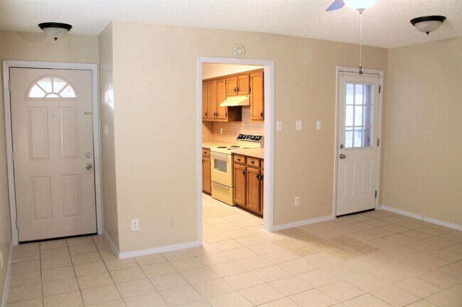 Building Photo - 2500 Bowling Green St