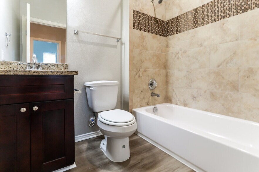 Building Photo - 601 Meadowbrook