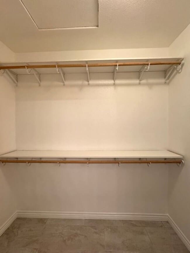 Building Photo - Bright and Open 3 Bedroom Home in Murrieta...