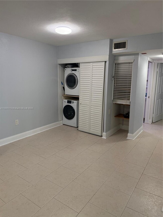 Building Photo - 15500 SW 80th St