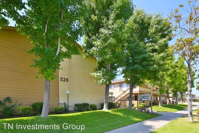 Building Photo - 510-520 E Orangewood Ave