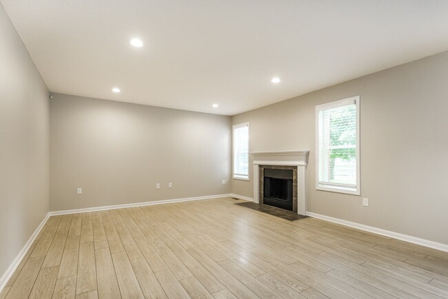 Building Photo - 11 Meadow Way SW