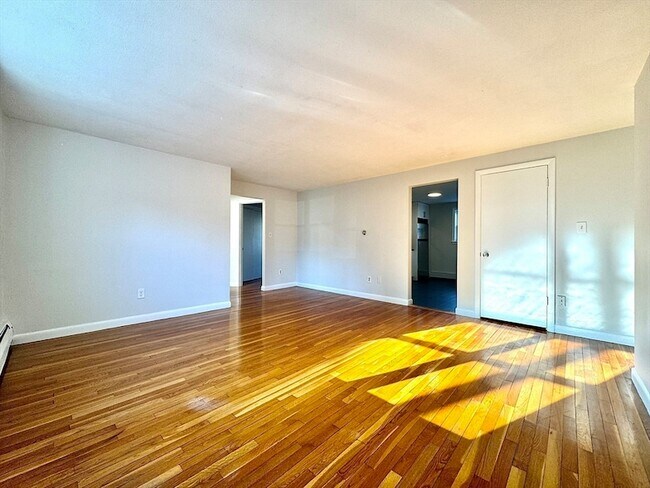 Building Photo - 16 Vinal St