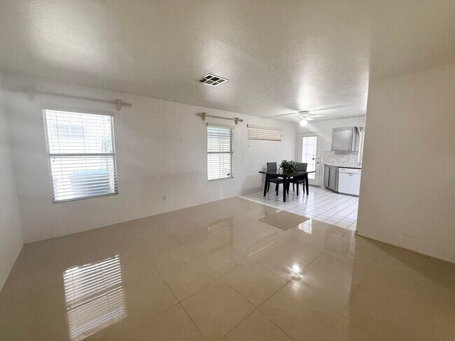 Building Photo - Spacious 4-Bedroom Home with 3-Car Garage in Orchards of Las Vegas