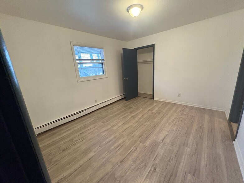 Building Photo - 156 N 28th St