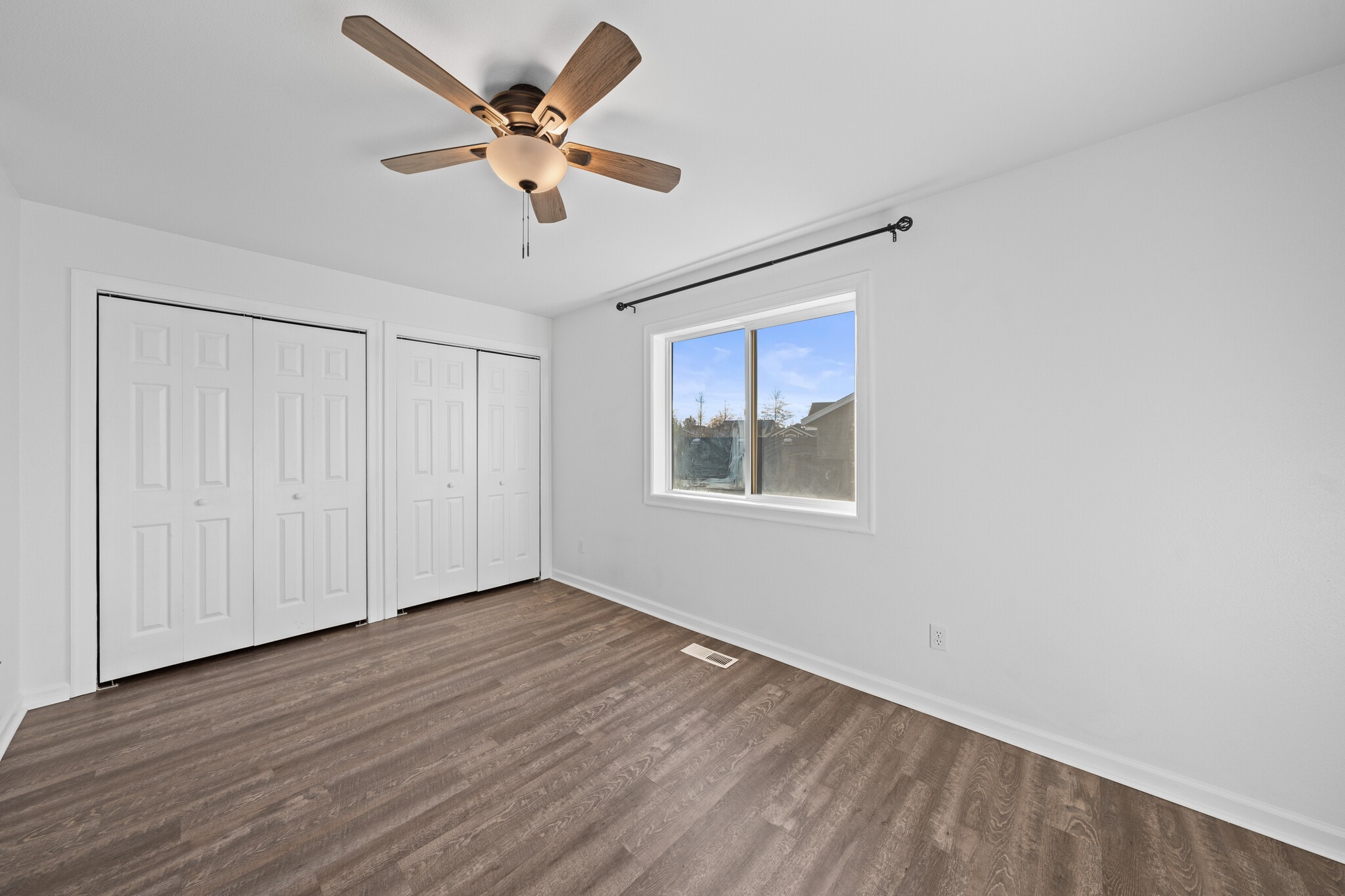 Building Photo - 2275 NE Nuttail Ct