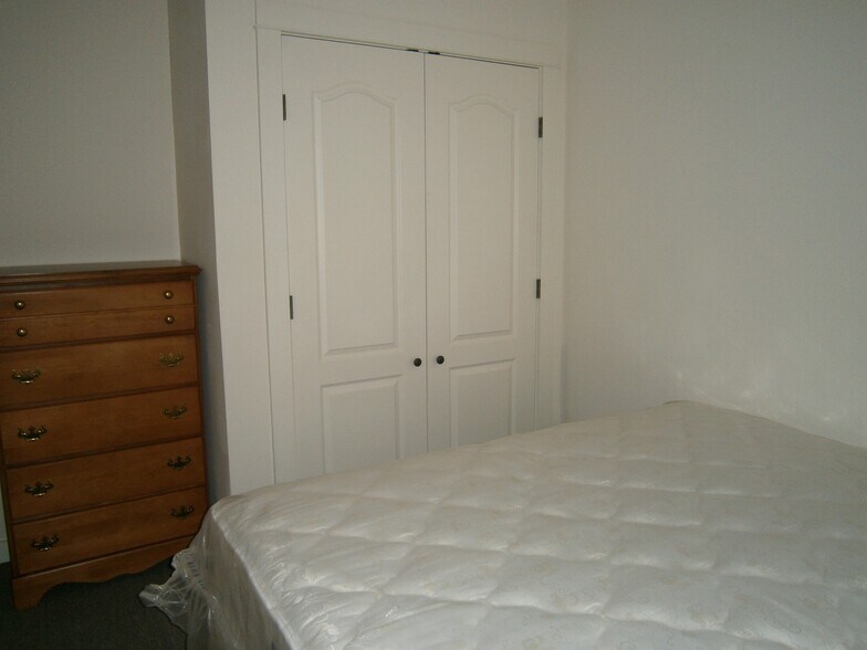 Building Photo - 103 Highland Pl