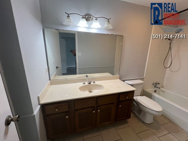 Building Photo - 2714 John Ashley Dr
