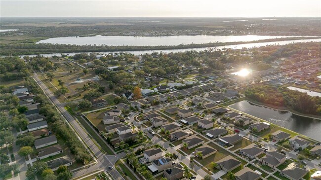 Building Photo - 304 Cascade Bend Dr