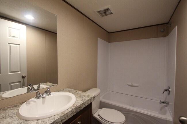 Building Photo - 3091 Shannon Rd