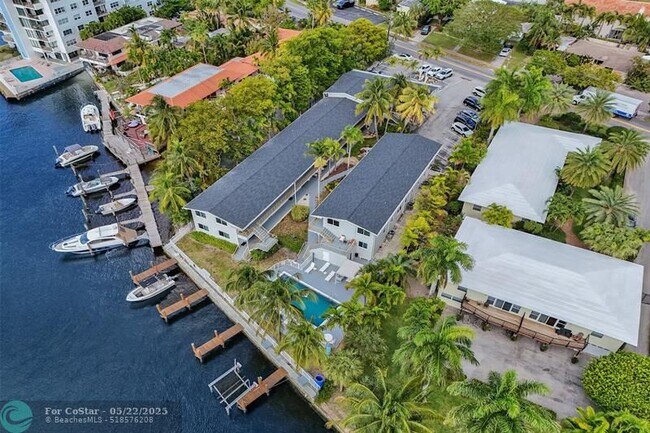 Building Photo - 1821 Middle River Dr